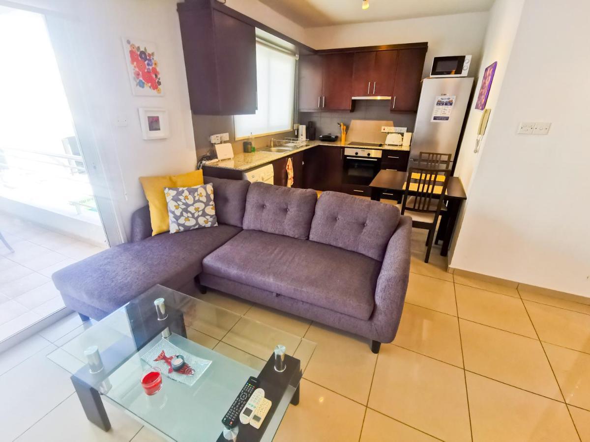 Promenade Breeze City Apartment Larnaca Ngoại thất bức ảnh