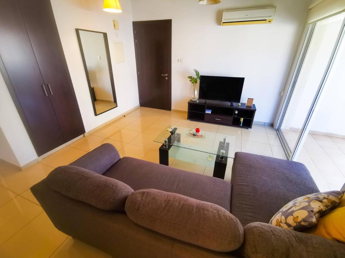 Promenade Breeze City Apartment Larnaca Ngoại thất bức ảnh