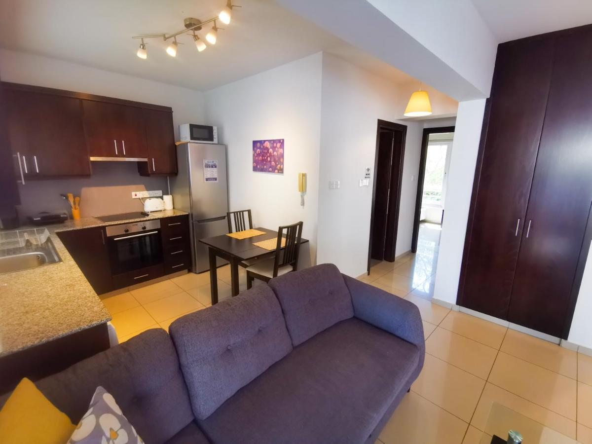 Promenade Breeze City Apartment Larnaca Ngoại thất bức ảnh